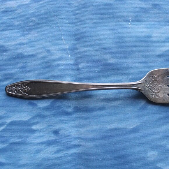 Antique Wm. Rogers & Son AA Silverplate Cold Meat Fork 6" Ornate Pat.Pend - Picture 1 of 5